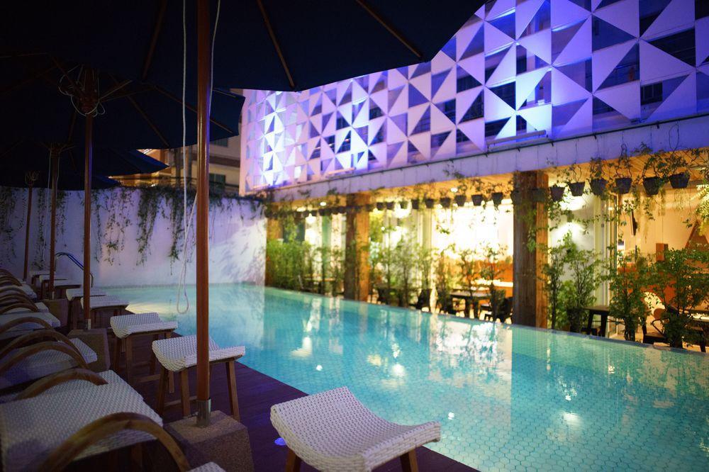 The Core Gallery Hotel Чиангмай Екстериор снимка