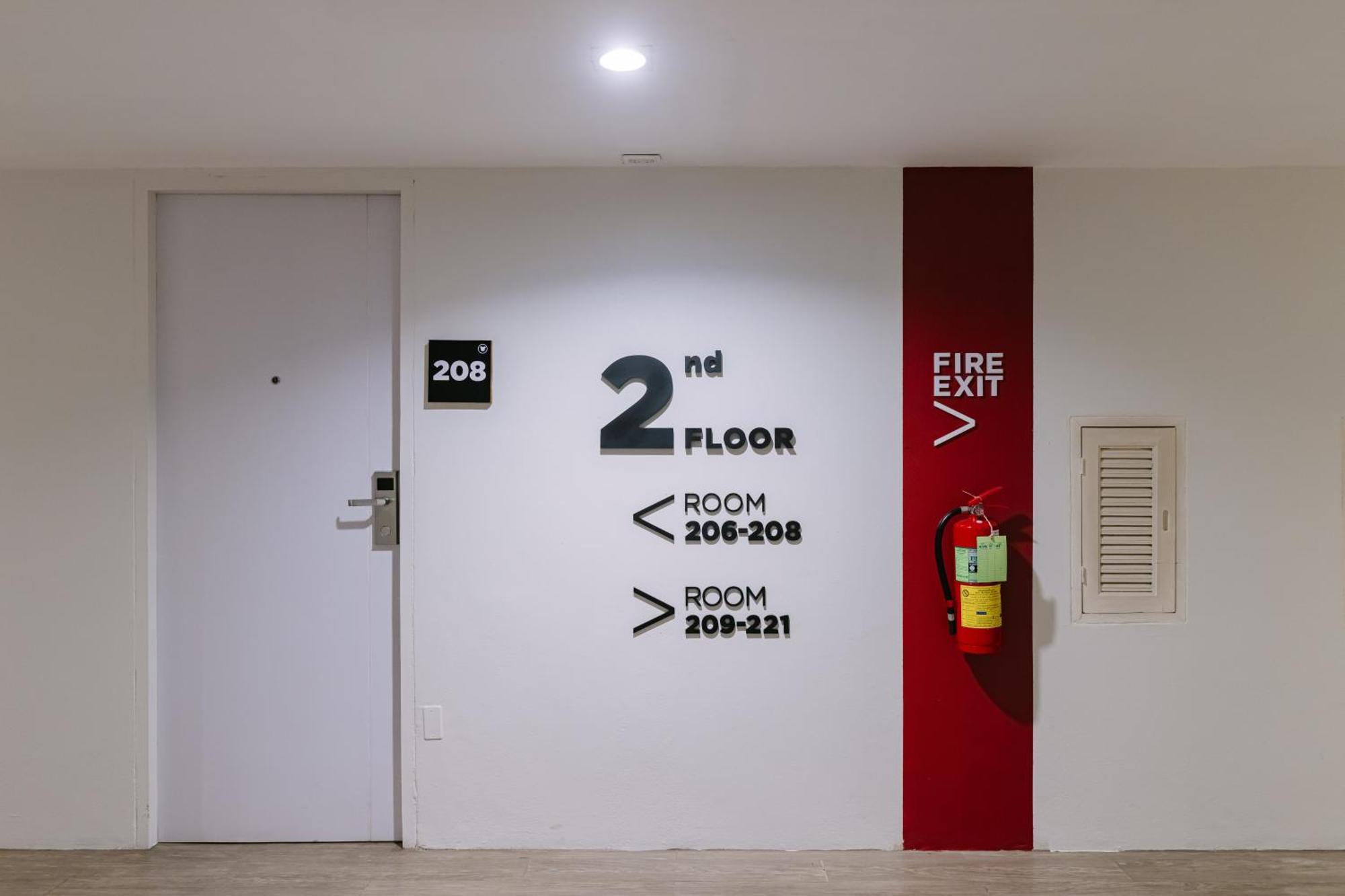 The Core Gallery Hotel Чиангмай Екстериор снимка
