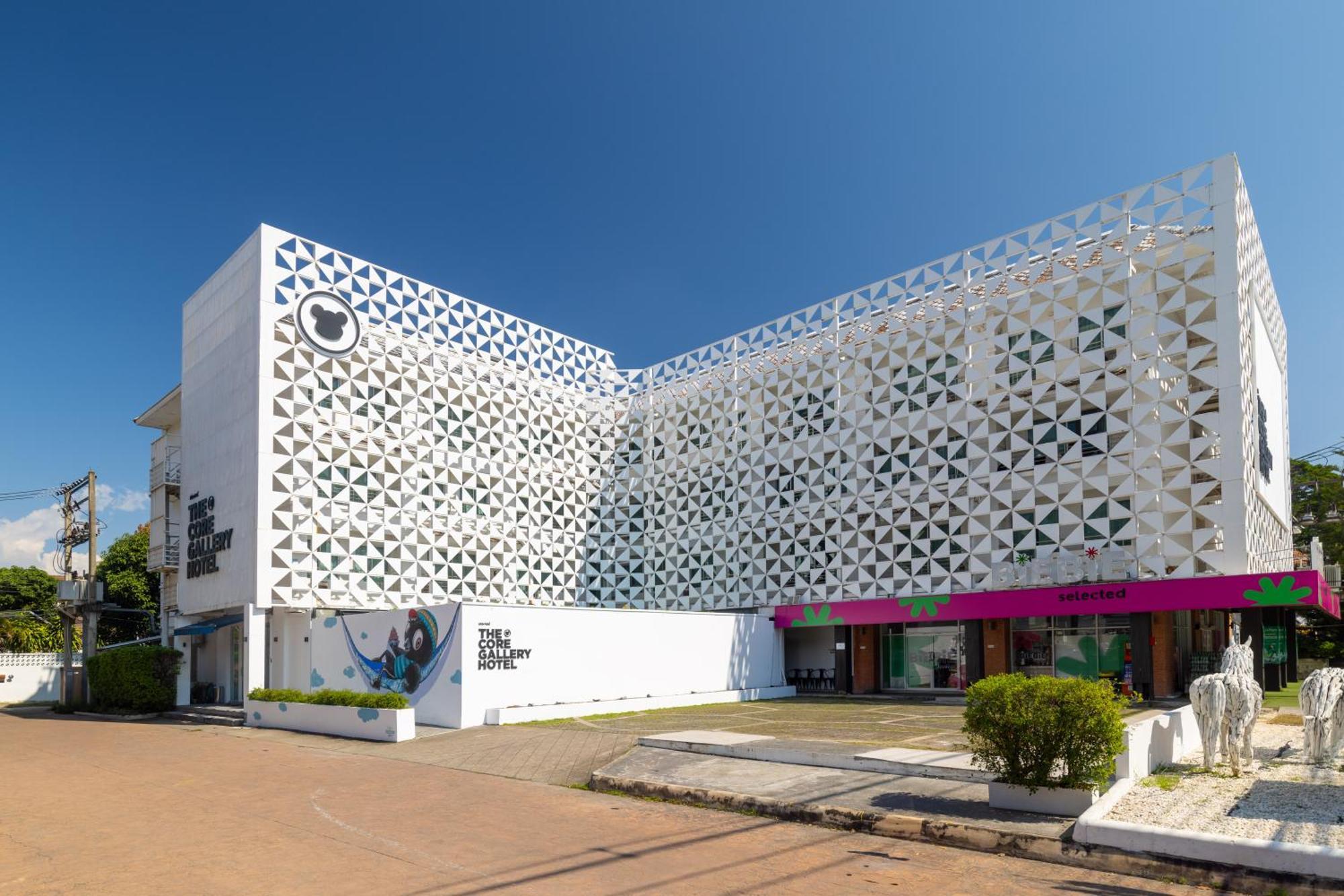 The Core Gallery Hotel Чиангмай Екстериор снимка