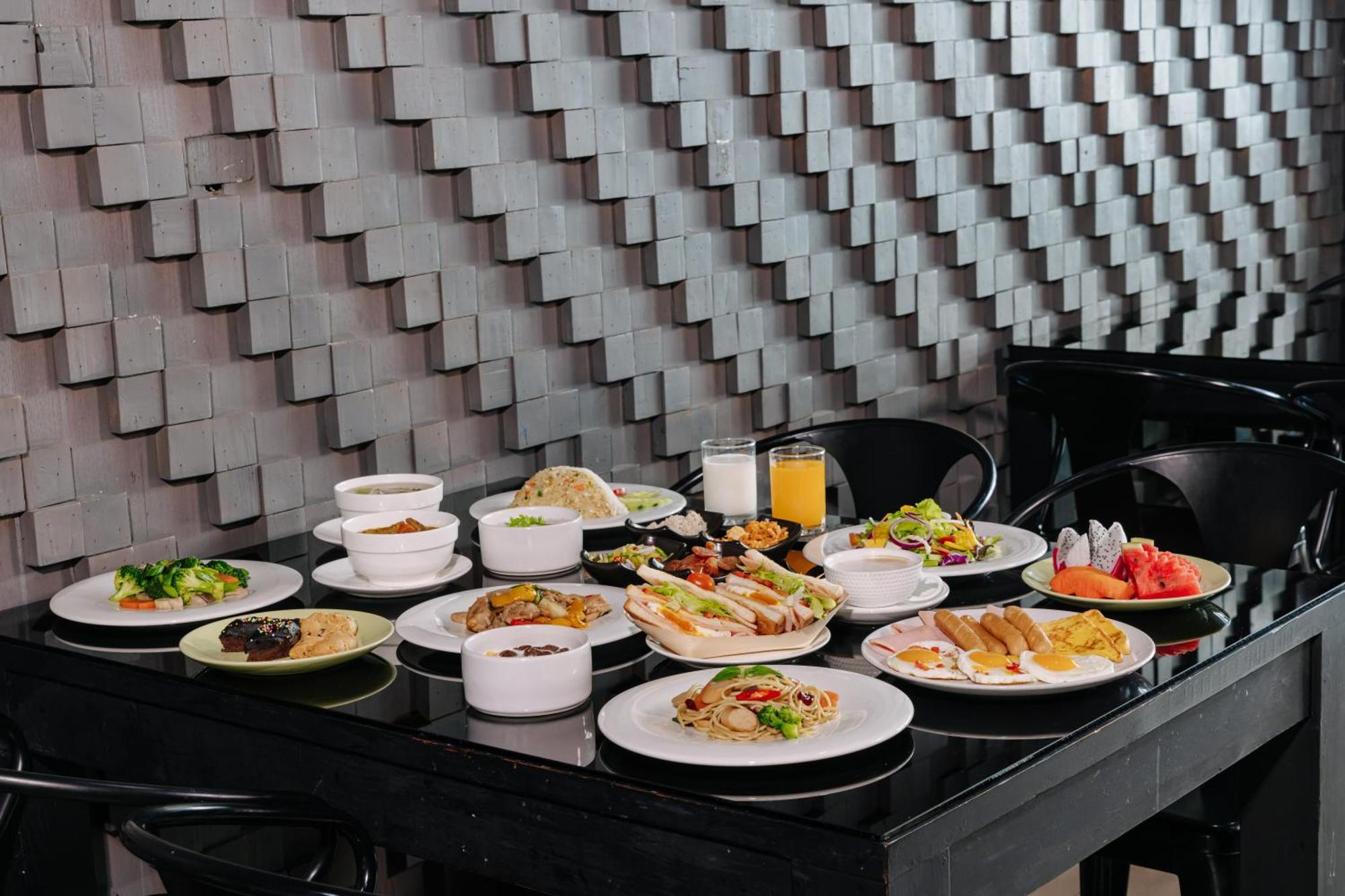 The Core Gallery Hotel Чиангмай Екстериор снимка